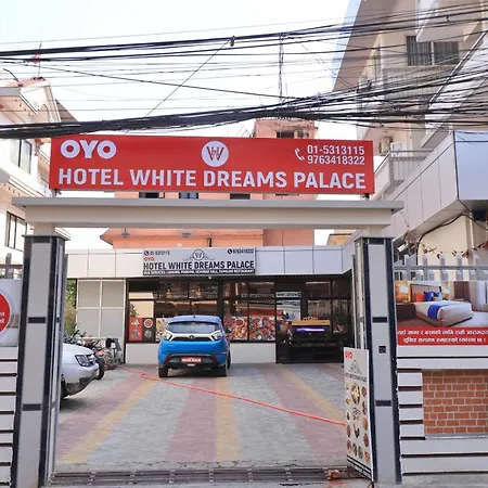 Oyo 828 Hotel White Dreams Palace