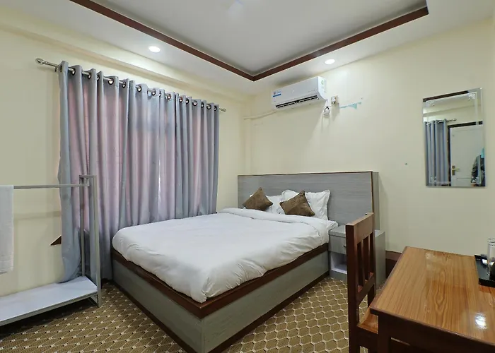 Hotel Oyo 828 White Dreams Palace 3*