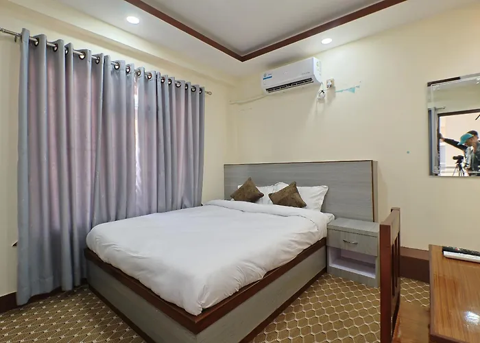 Oyo 828 White Dreams Palace Kathmandu