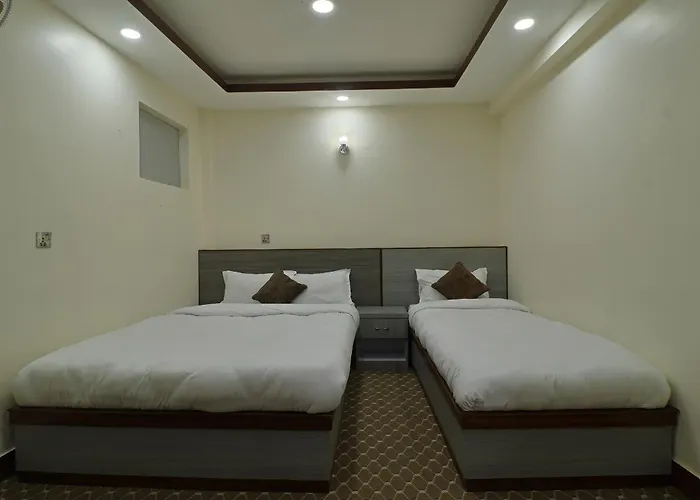 Oyo 828 White Dreams Palace 3*