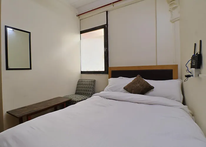 Oyo 828 White Dreams Palace 3*