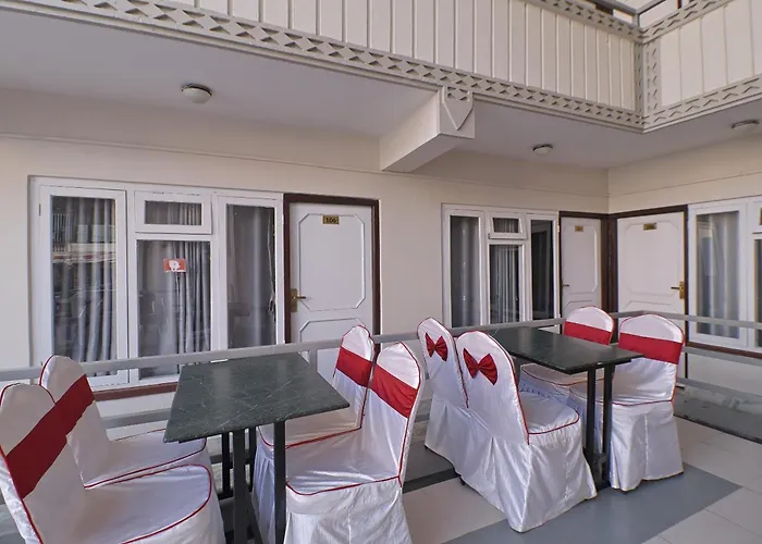 Oyo 828 White Dreams Palace Kathmandu