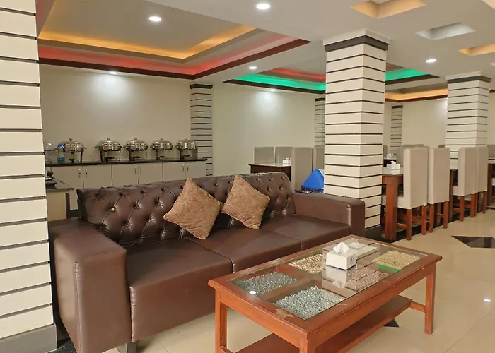 Hotel Oyo 828 White Dreams Palace 3*