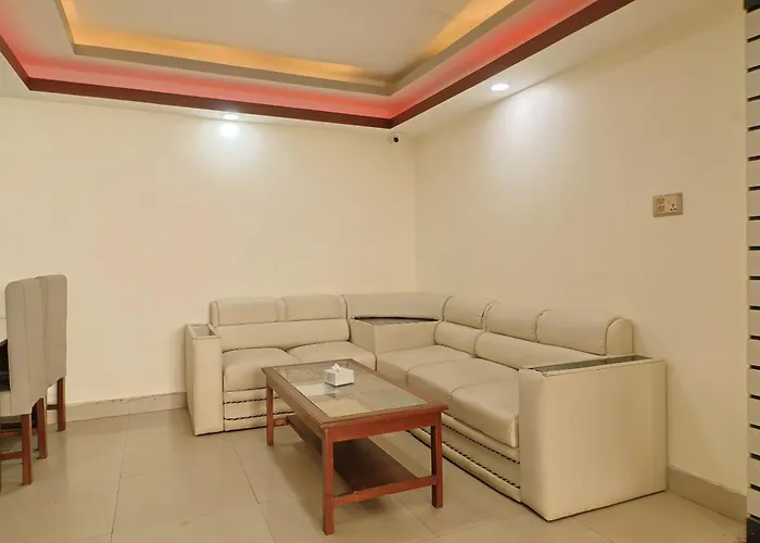 Oyo 828 White Dreams Palace Kathmandu
